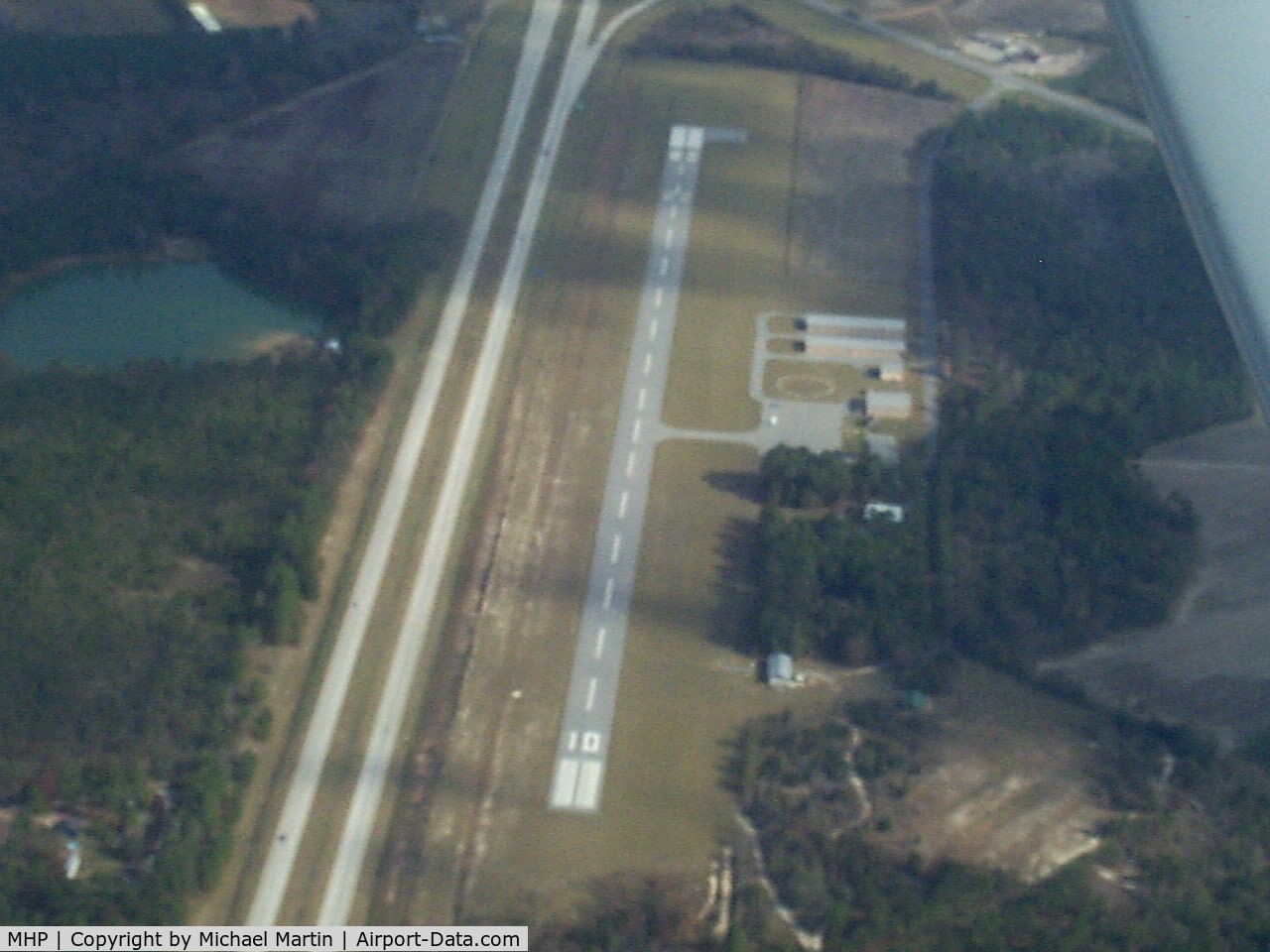 Metter Municipal Airport (MHP) - Metter Muni Airprt - Don't confuse the Interstate for the runway!