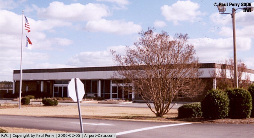 Rocky Mount-wilson Regional Airport (RWI) - Looks very nice, but buttoned up on Sundays