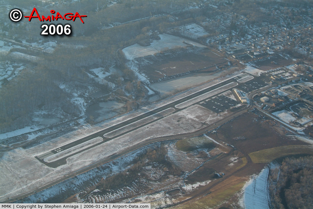Meriden Markham Municipal Airport (MMK) - Looking West at dusk from about 3000'