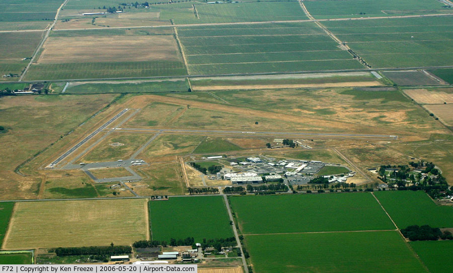 Franklin Field Airport (F72) - Franklin from the east