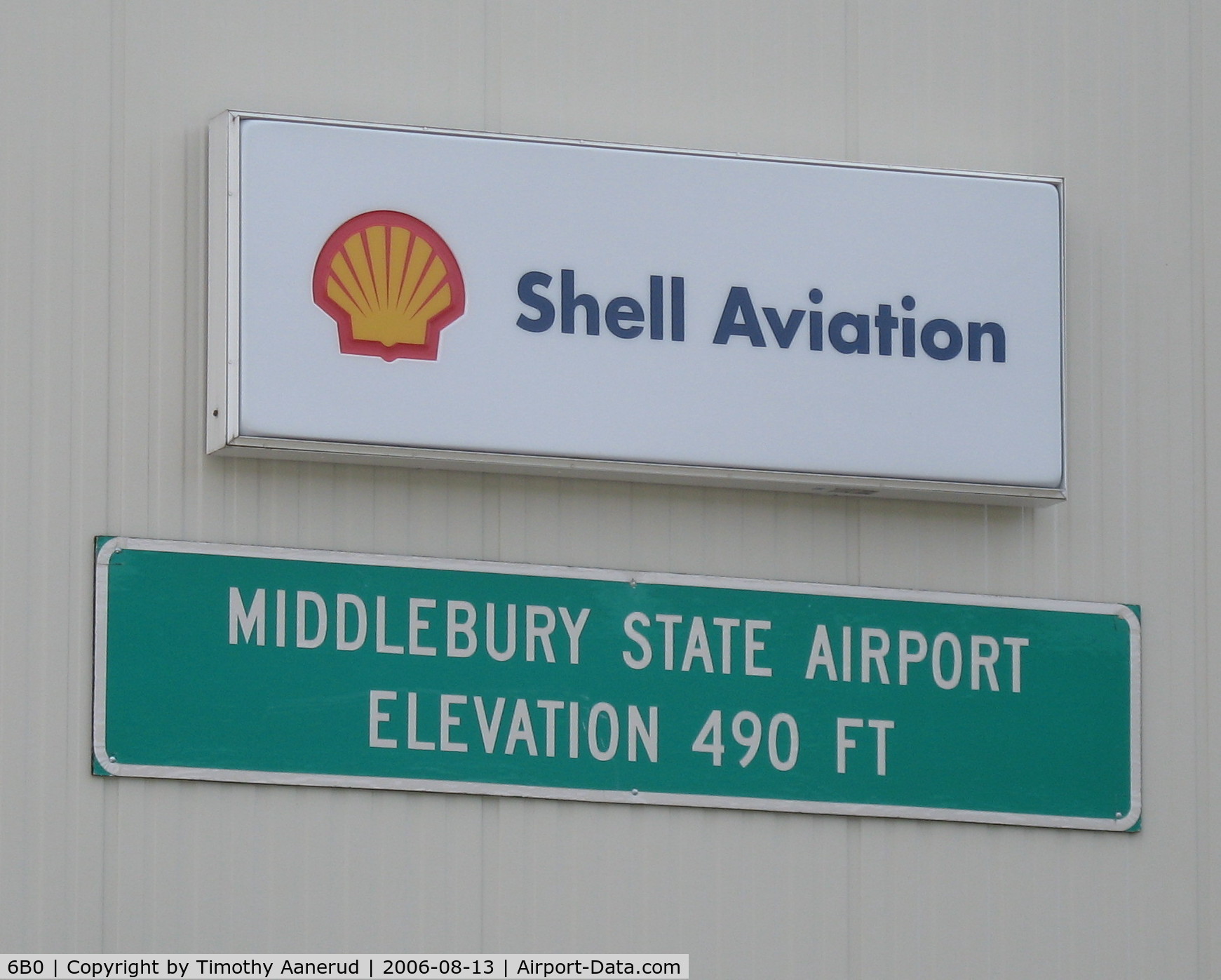 Middlebury State Airport (6B0) - signage