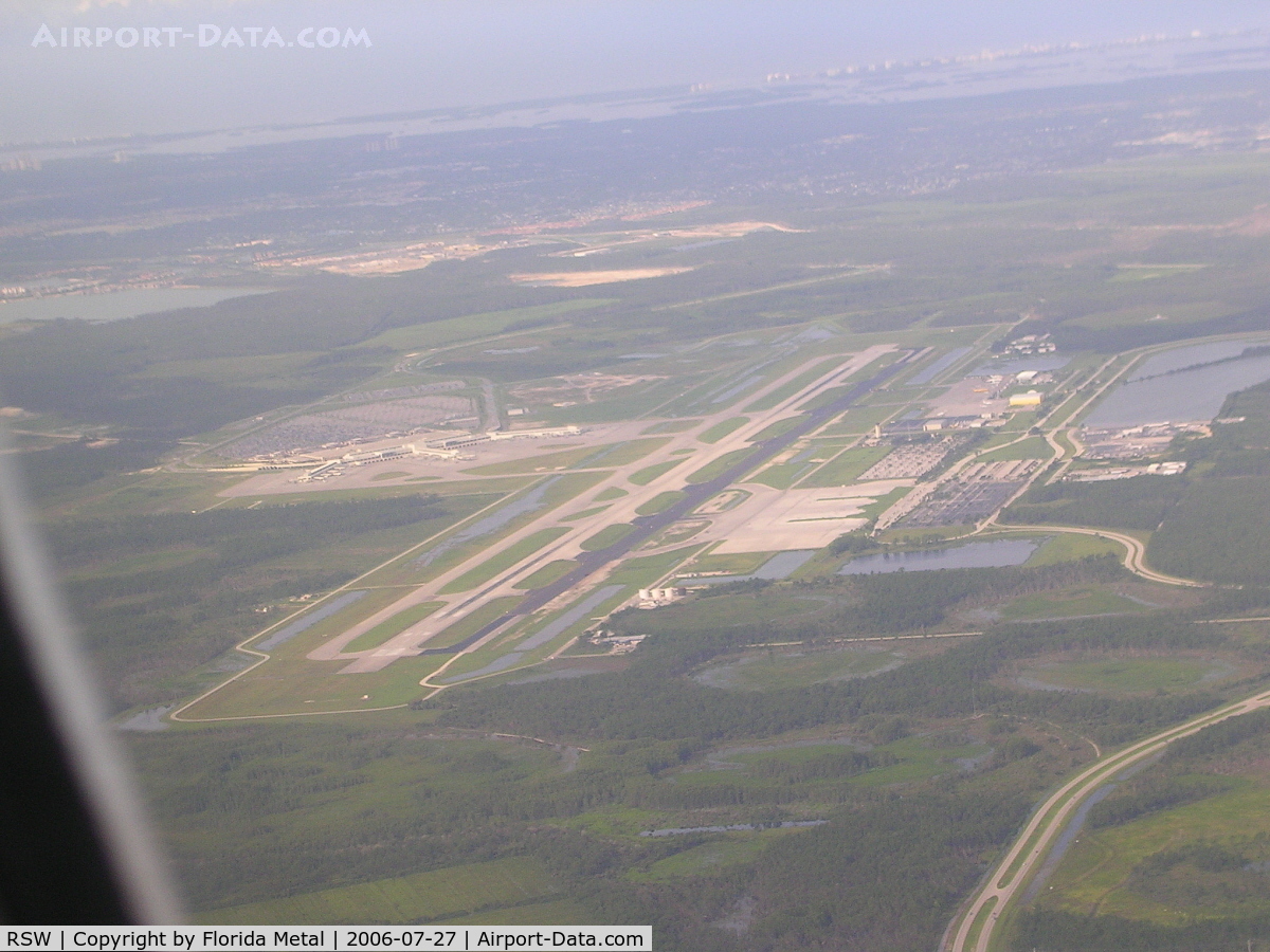 Southwest Florida International Airport (RSW) - Taking off with a quick left turn