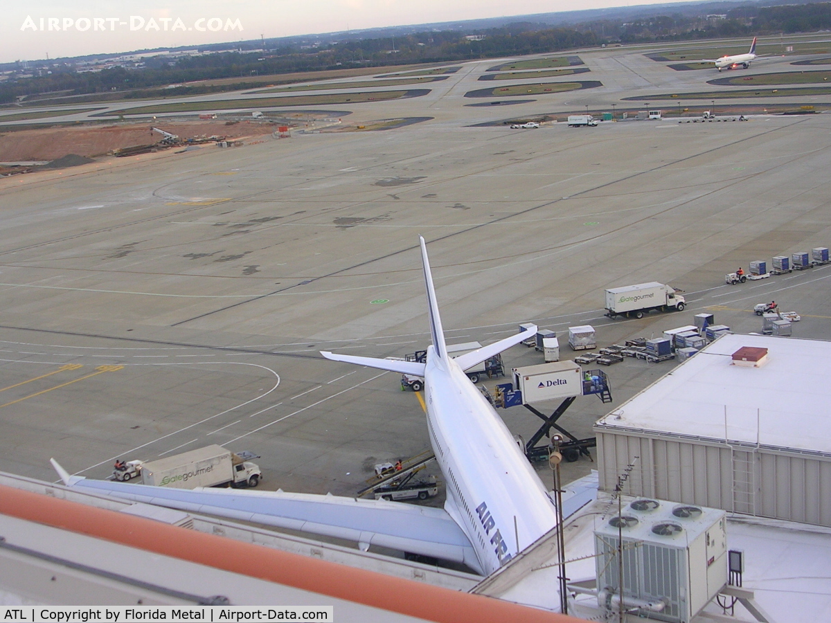 Hartsfield - Jackson Atlanta International Airport (ATL) - Roof of Concourse E