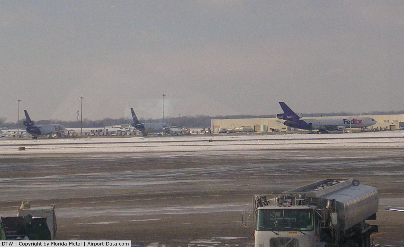 Detroit Metropolitan Wayne County Airport (DTW) - Fed Ex Jets at DTW