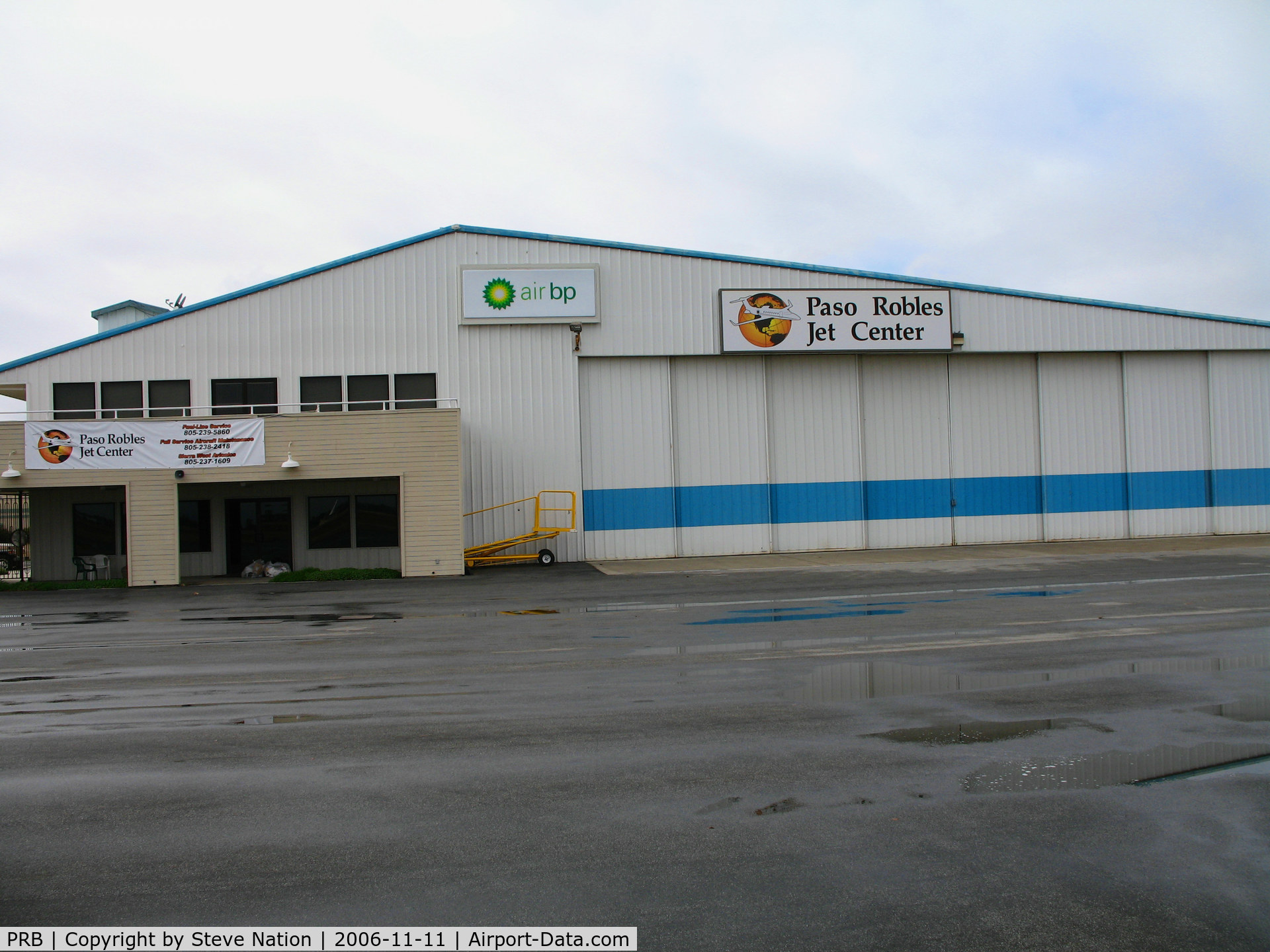 Paso Robles Municipal Airport (PRB) - Paso Robles Jet Center hangar and pilot's lounge @ Paso Robles Municipal Airport, CA