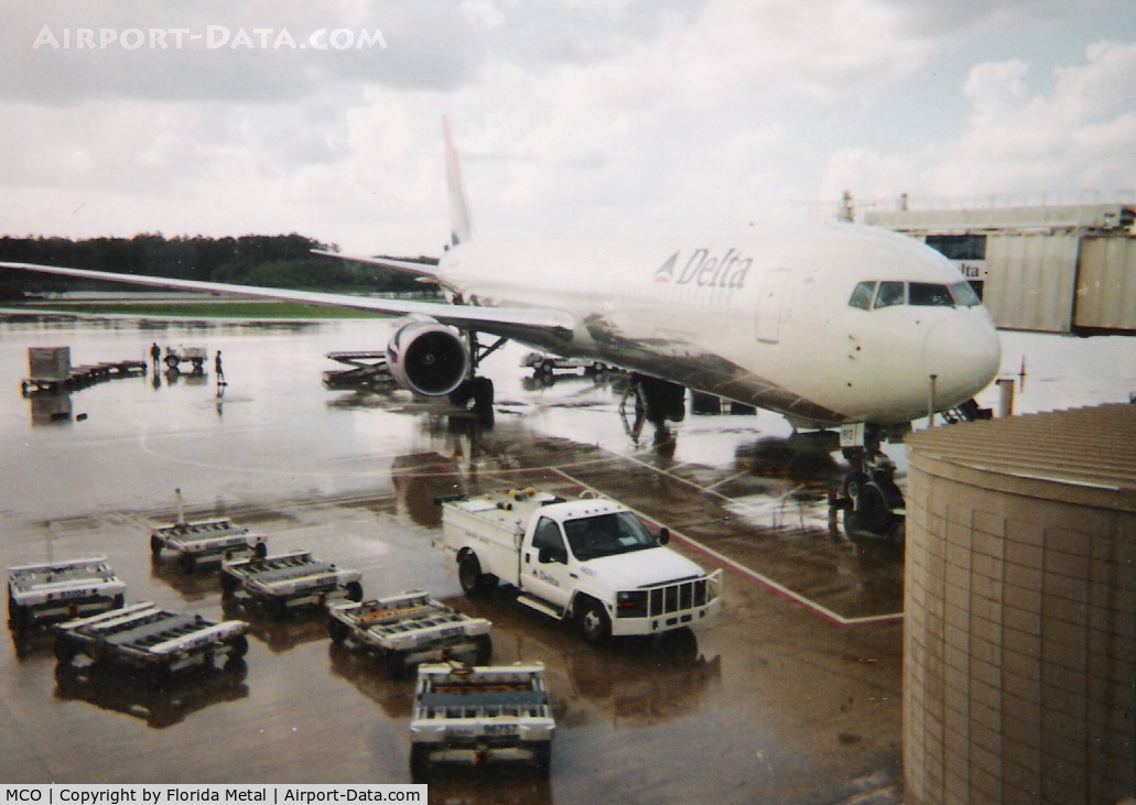 Orlando International Airport (MCO) - Orlando 2002