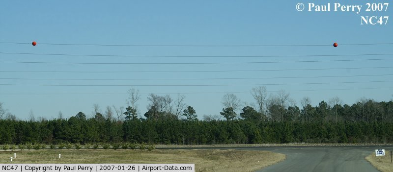 Paradox Heliport (NC47) - Ah, yes; the orange balls to alert pilots to the power lines