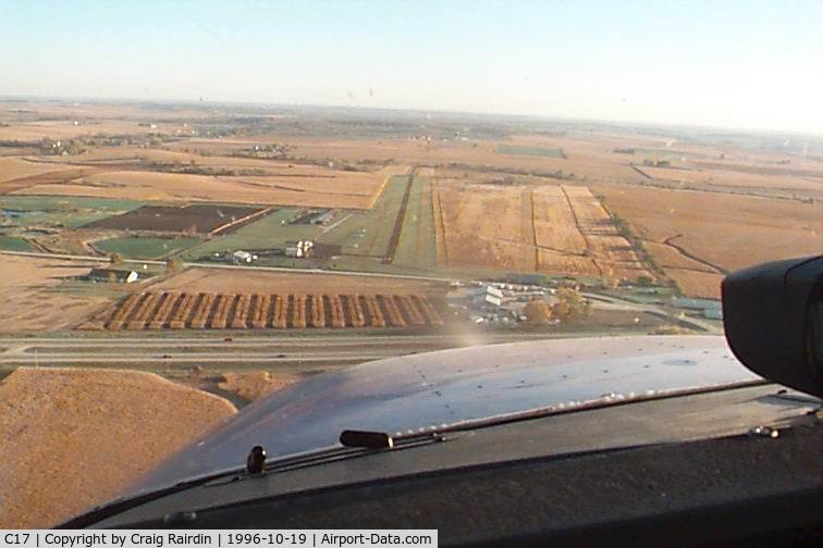 Marion Airport (C17) - On final for 17