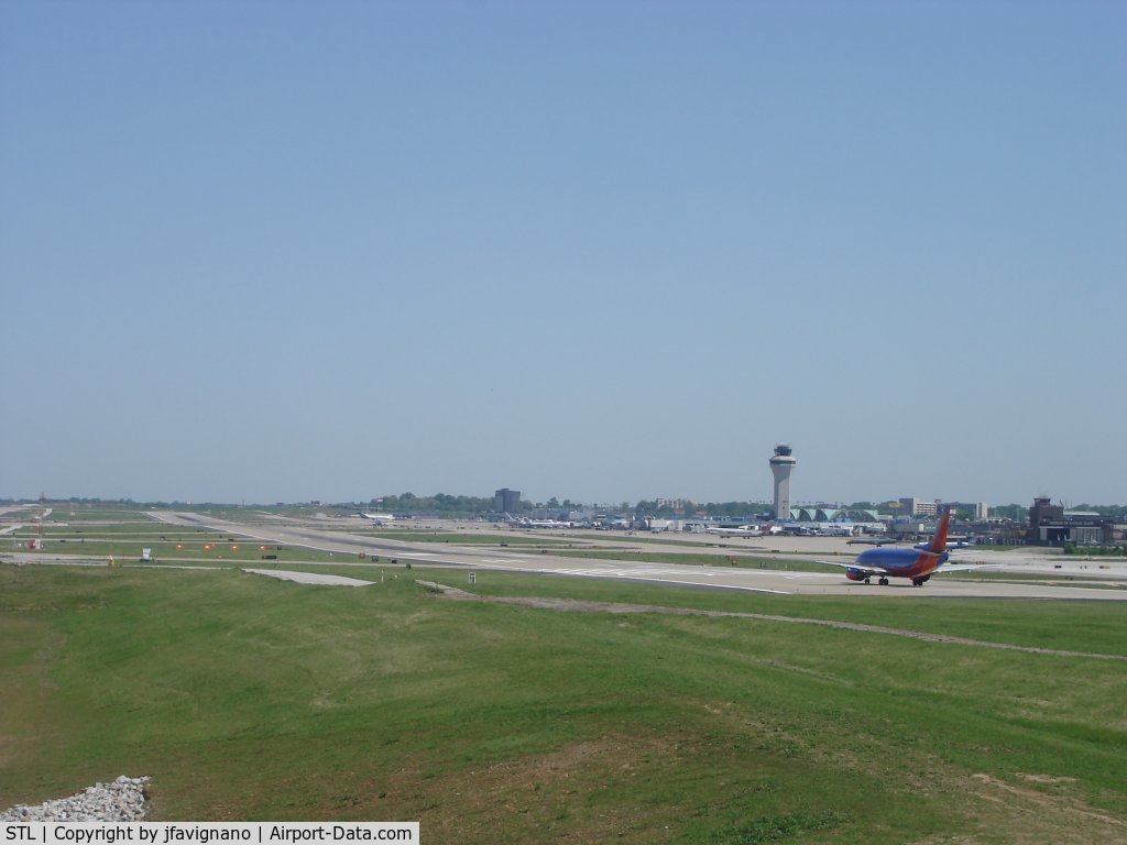 Lambert-st Louis International Airport (STL) - Overview from 12R