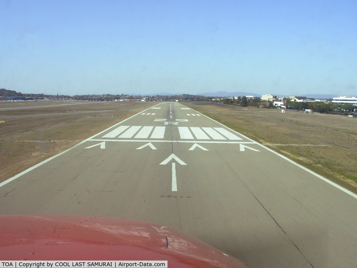 Zamperini Field Airport (TOA) - TOA Rwy29R very short final