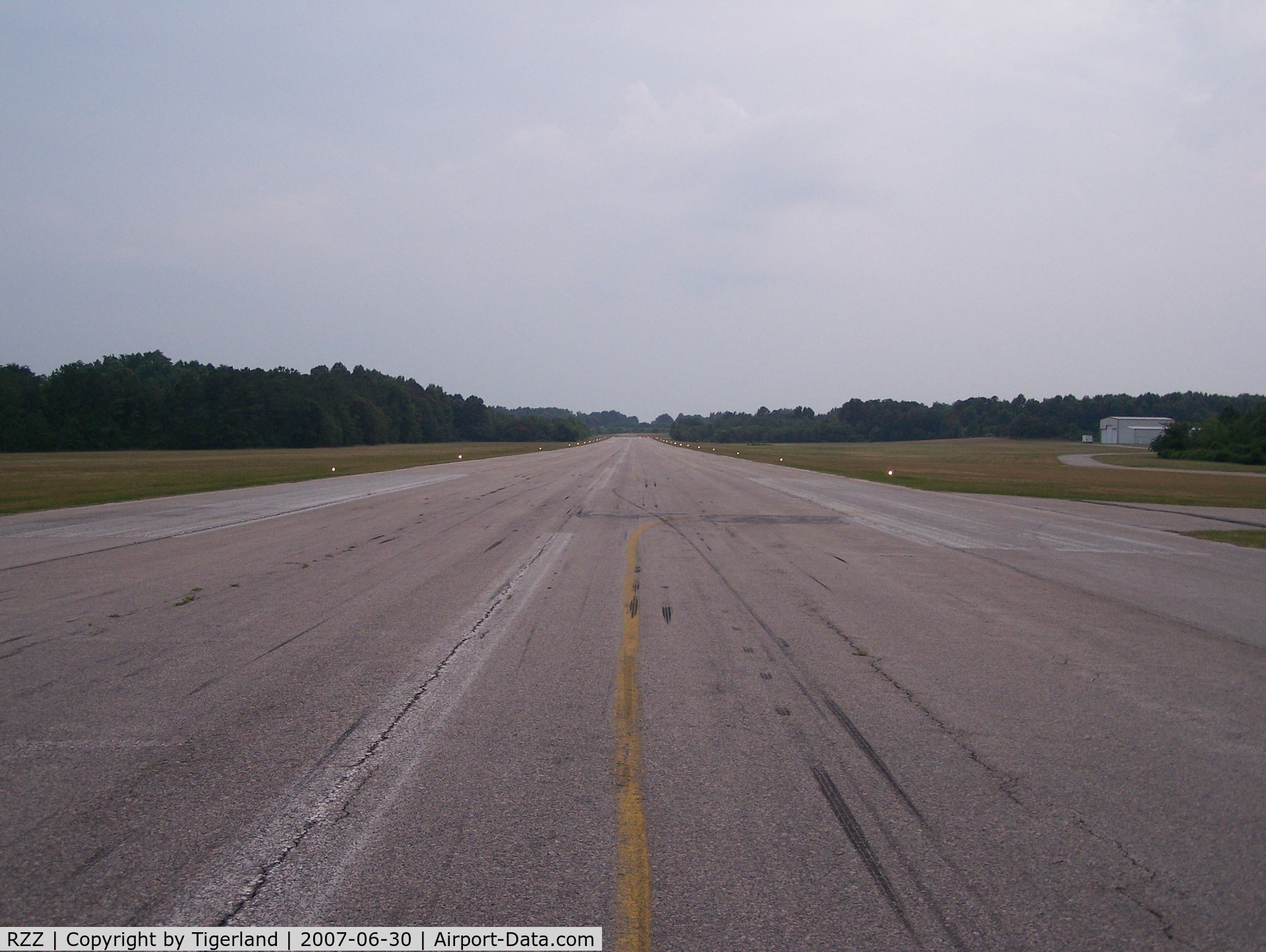 Halifax County Airport (RZZ) - Clean facility- The staff were great.  Thanks.