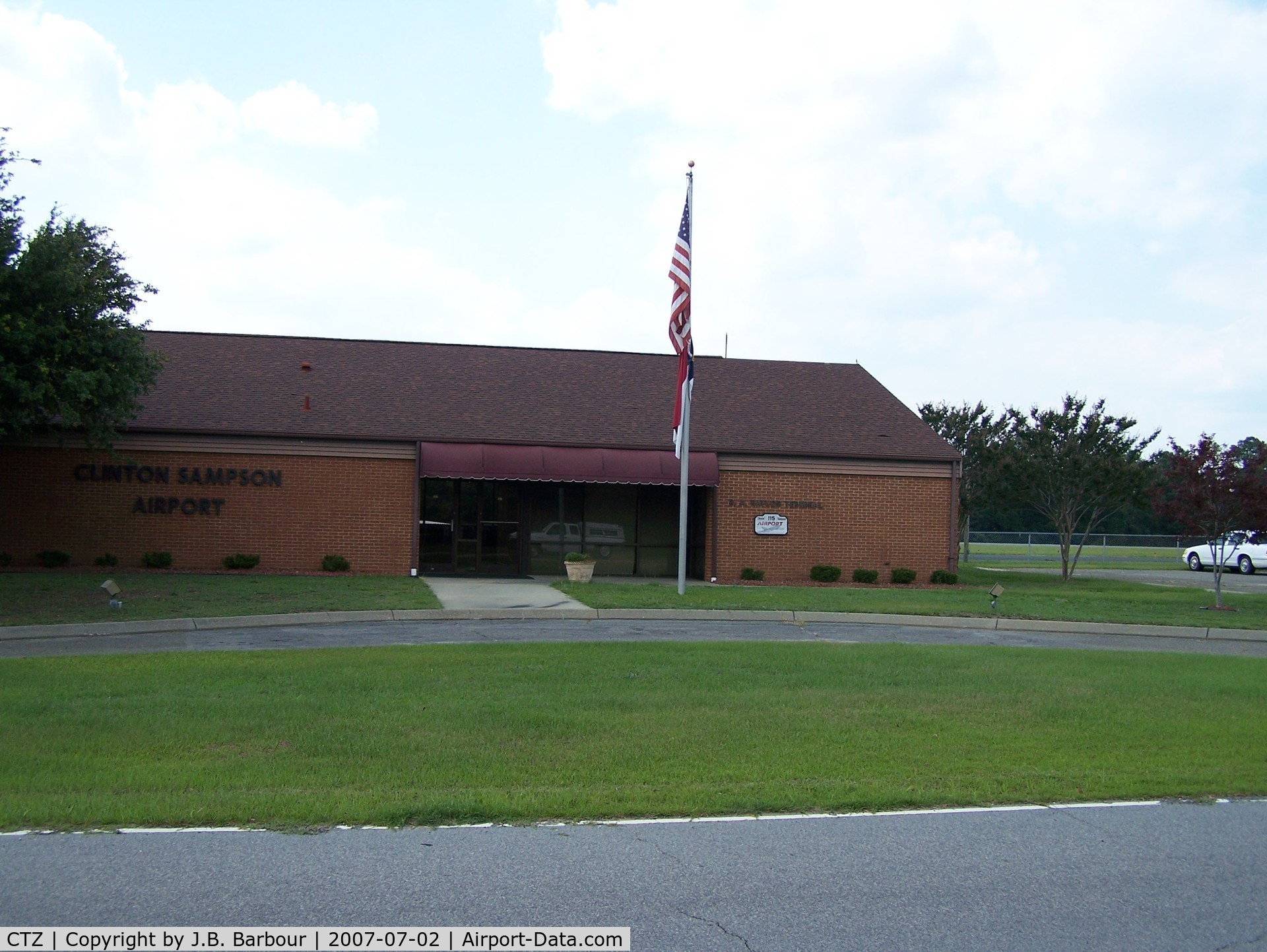 Clinton-sampson County Airport (CTZ) - A clean facility, the staff wasn't on hand for comment