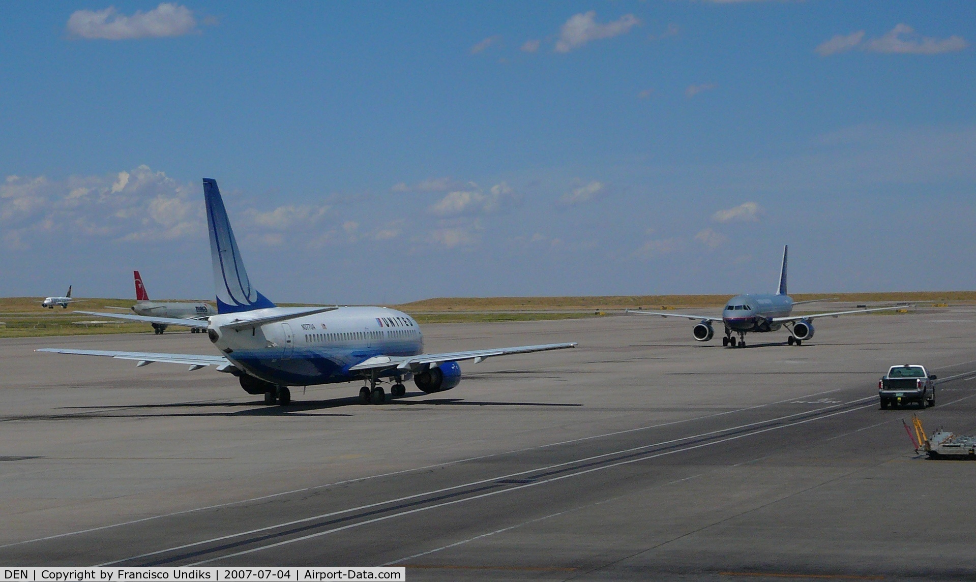 Denver International Airport (DEN) - B737  A319  showdown.