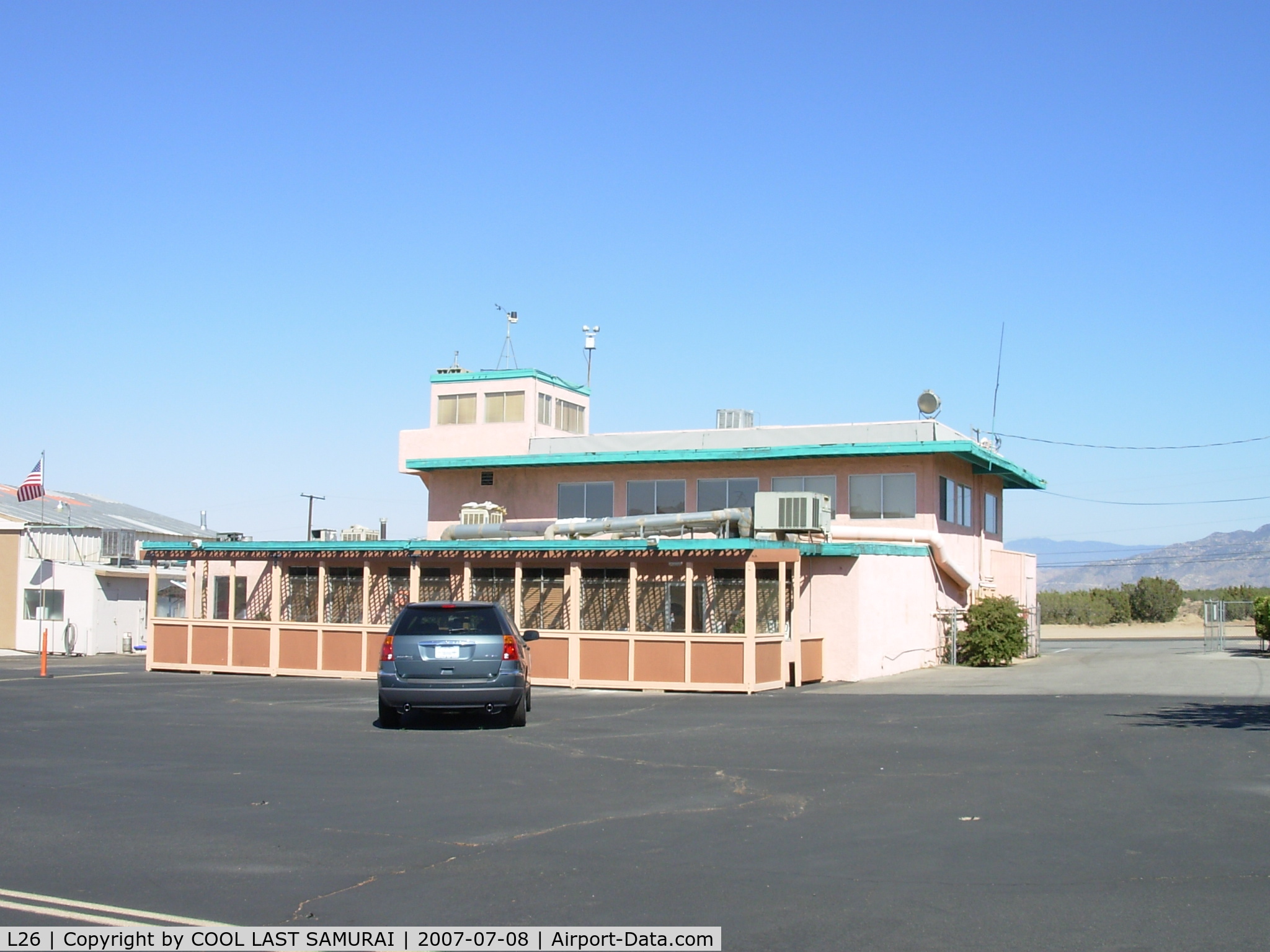 Hesperia Airport (L26) - Restaurant and partking
