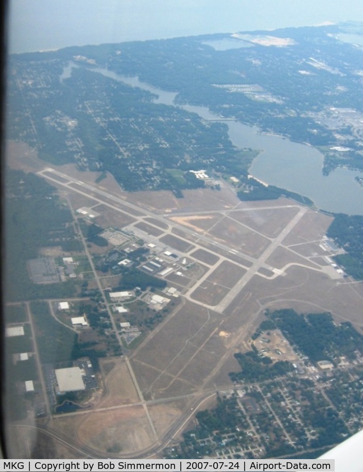 Muskegon County Airport (MKG) - Muskegon, MI from 6500'
