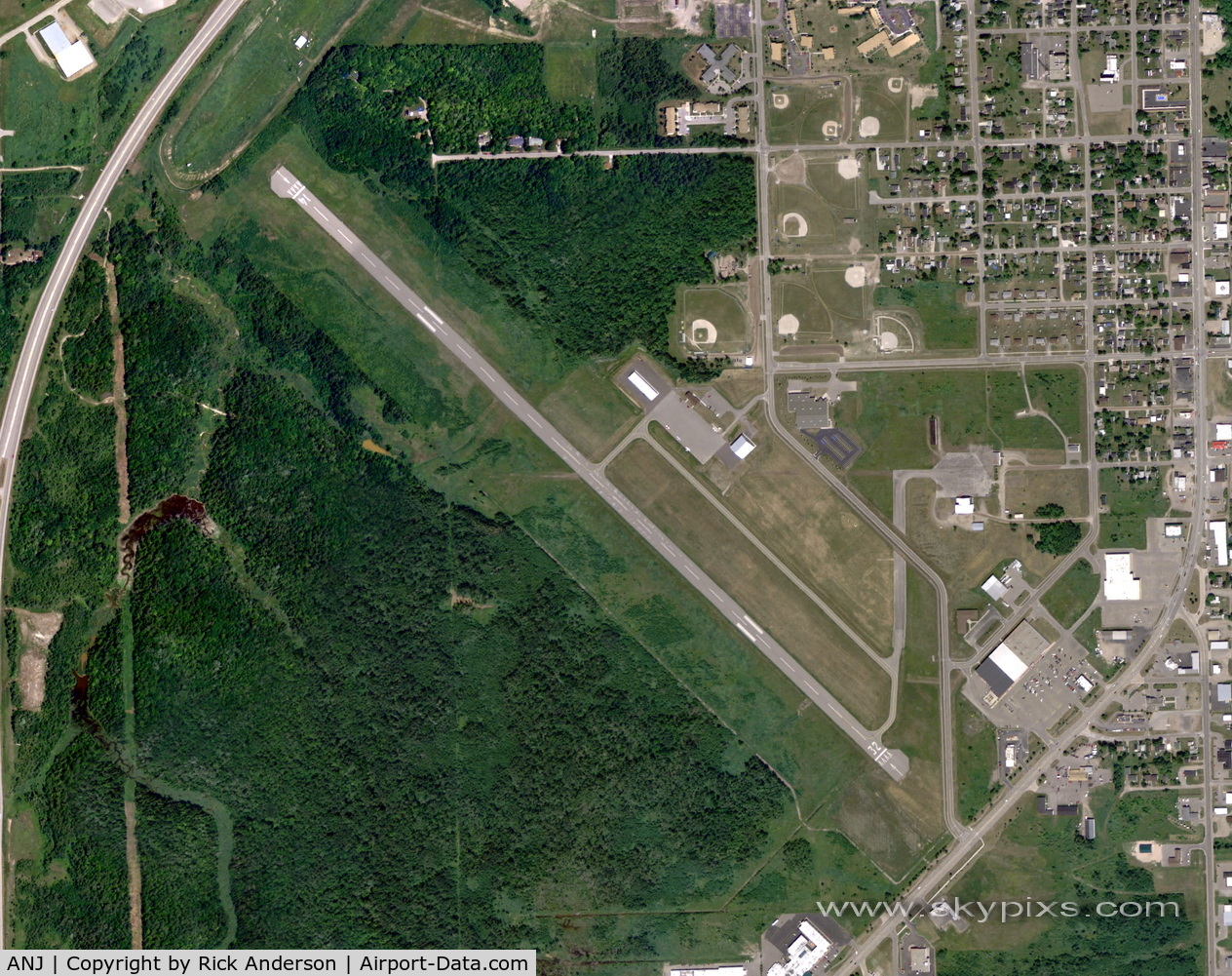Sault Ste Marie Muni/sanderson Field Airport (ANJ) - Sault Ste Marie Muni/sanderson Field Airport (ANJ)