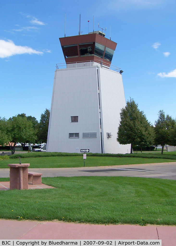 Rocky Mountain Metropolitan Airport (BJC) - Parking area/Terminal