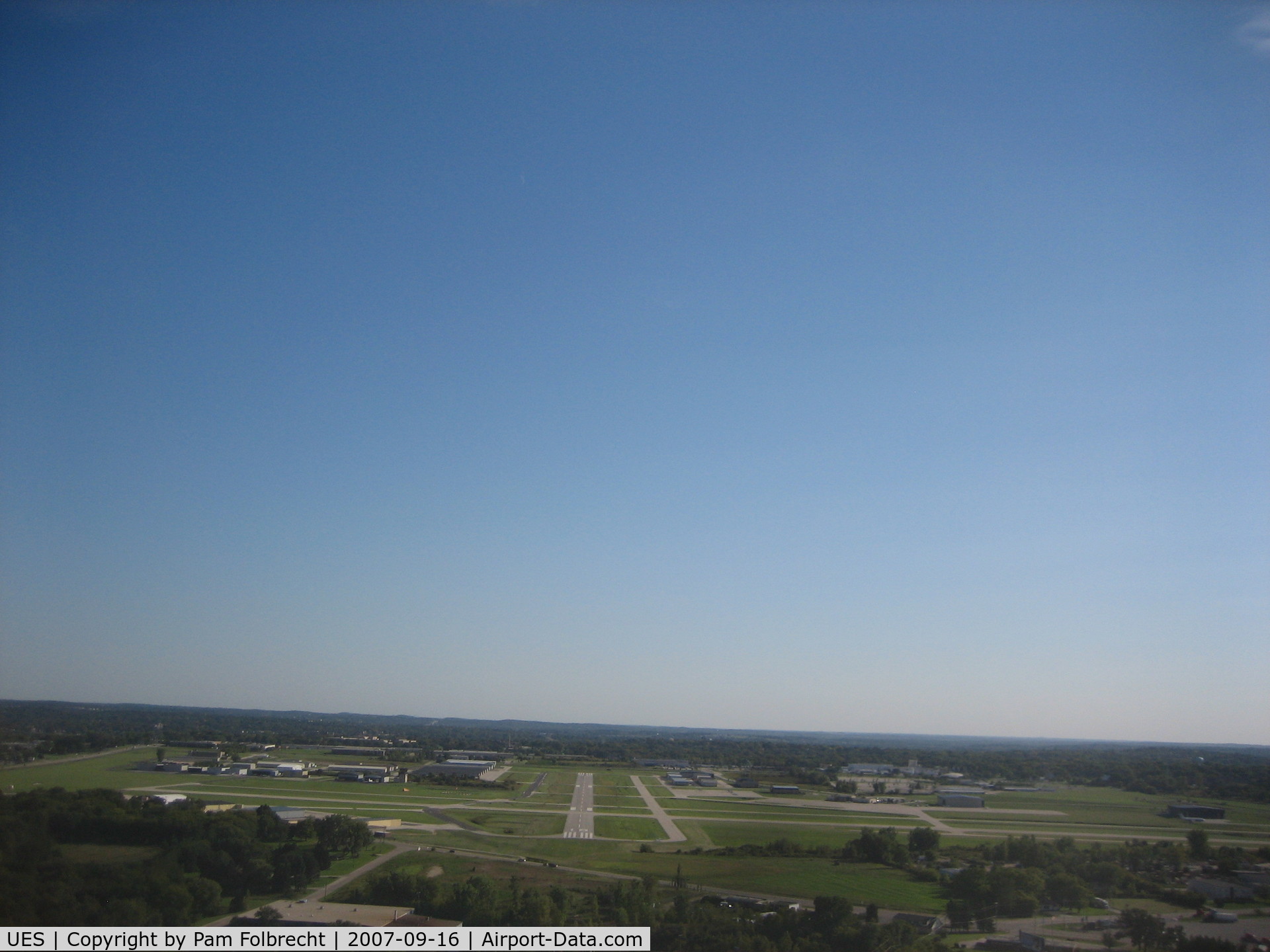 Waukesha County Airport (UES) - UES Field-Final to 18