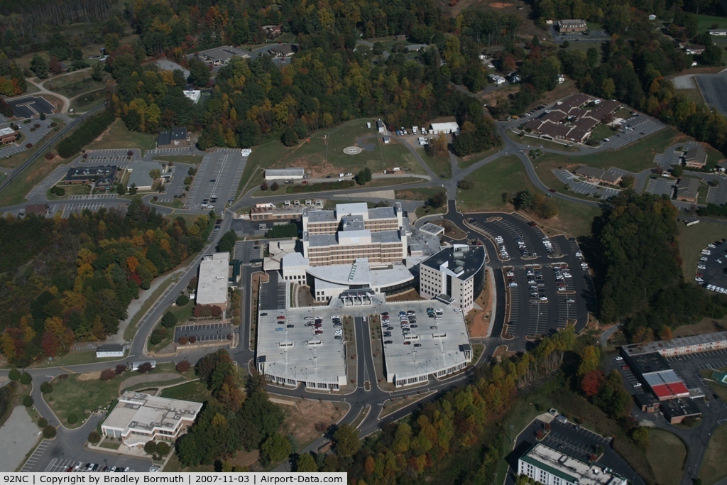 Grace Hospital Heliport (92NC) - Great day to take pictures.