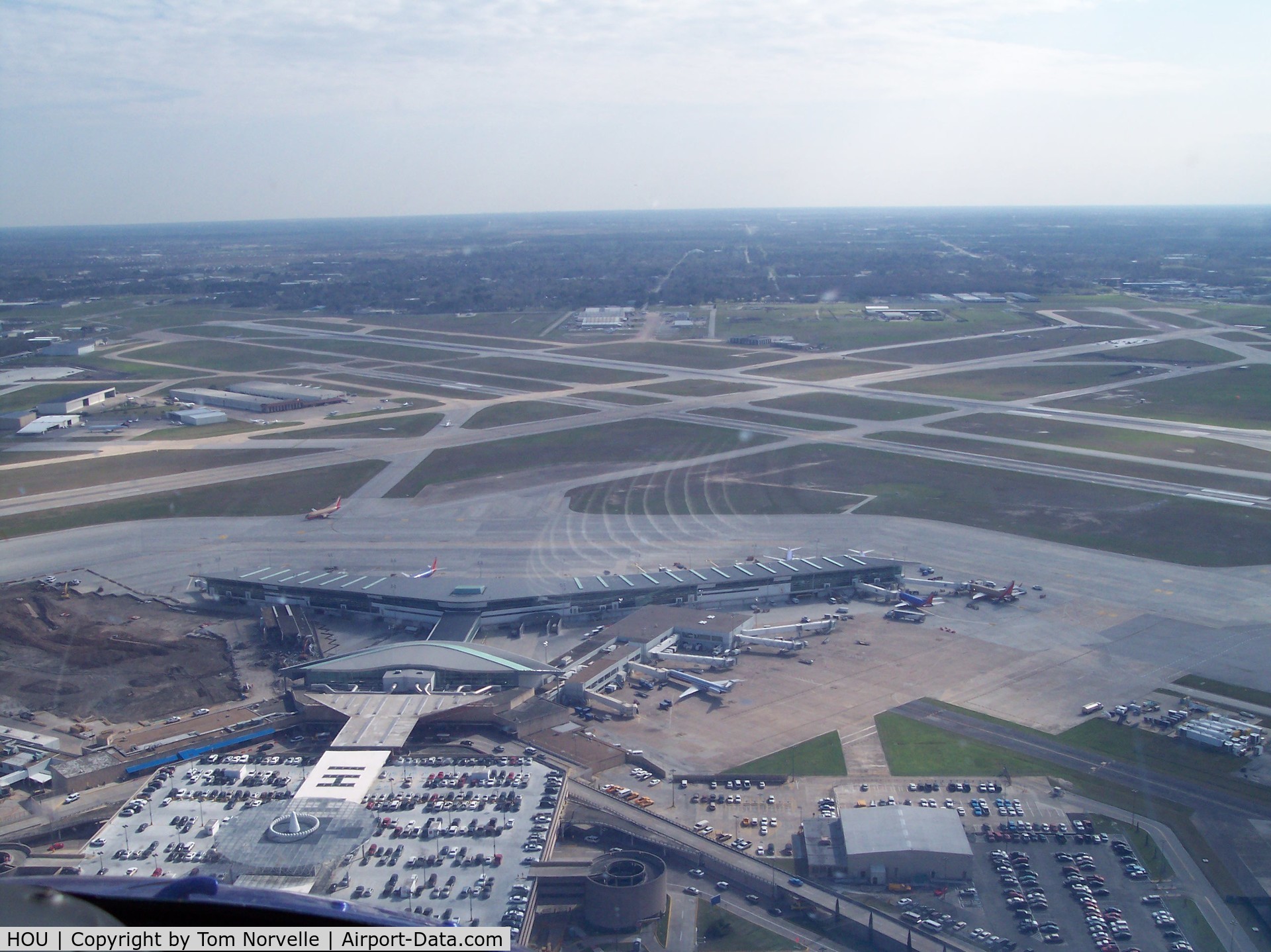William P Hobby Airport (HOU) - On approach to the South Ramp at KHOU.