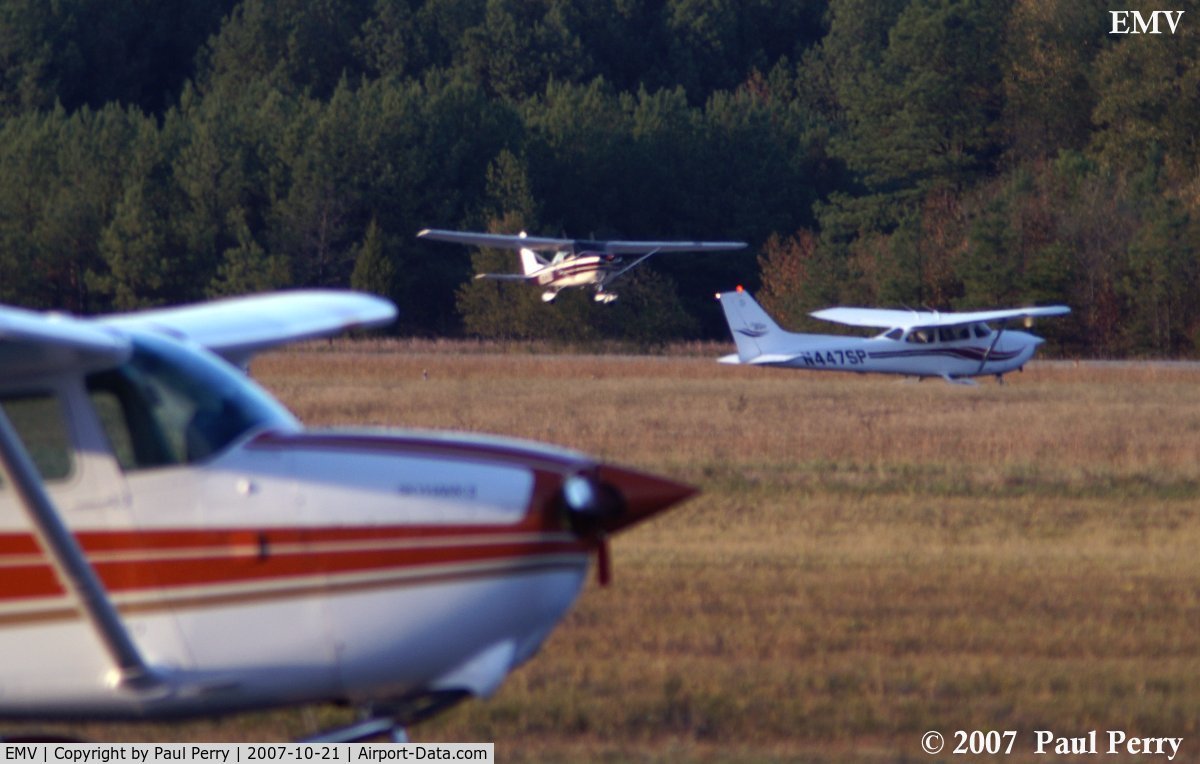 Emporia-greensville Regional Airport (EMV) - All three of the 172s on the field at the time: N739XL, N447SP, and N3030U