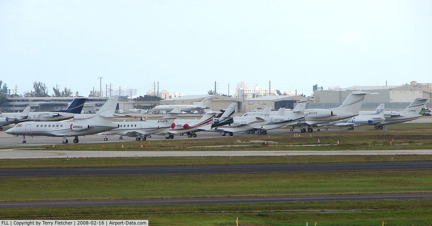 Fort Lauderdale/hollywood International Airport (FLL) - One of the FLL executive ramps during Miami Boat Show weekend