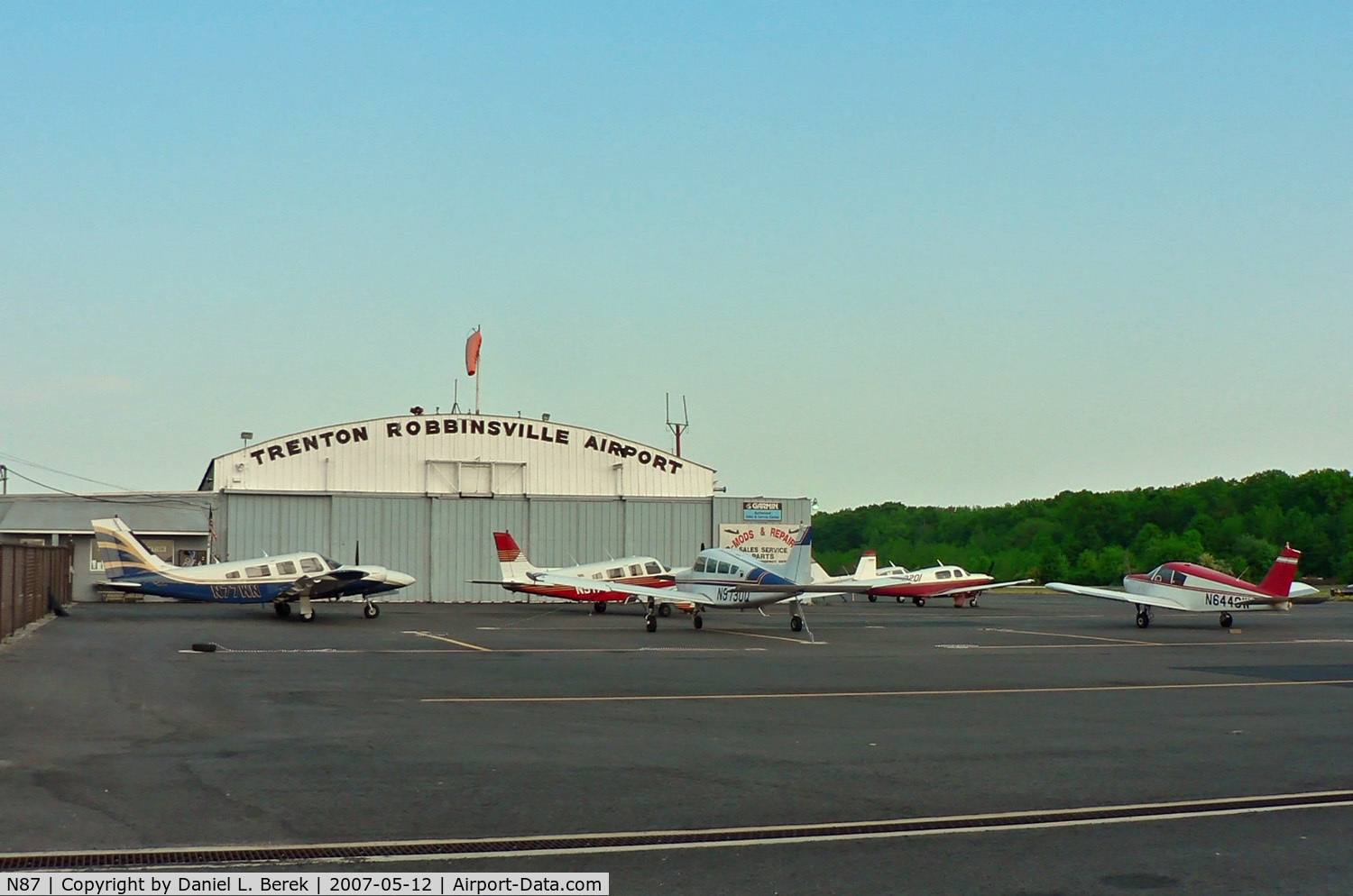 Trenton-robbinsville Airport (N87) - Trenton-Robbinsville is a friendly little airport close to Trenton, NJ.