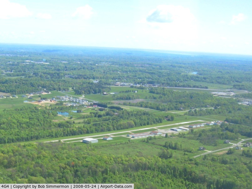 Youngstown Elser Metro Airport (4G4) - Approaching from the SW