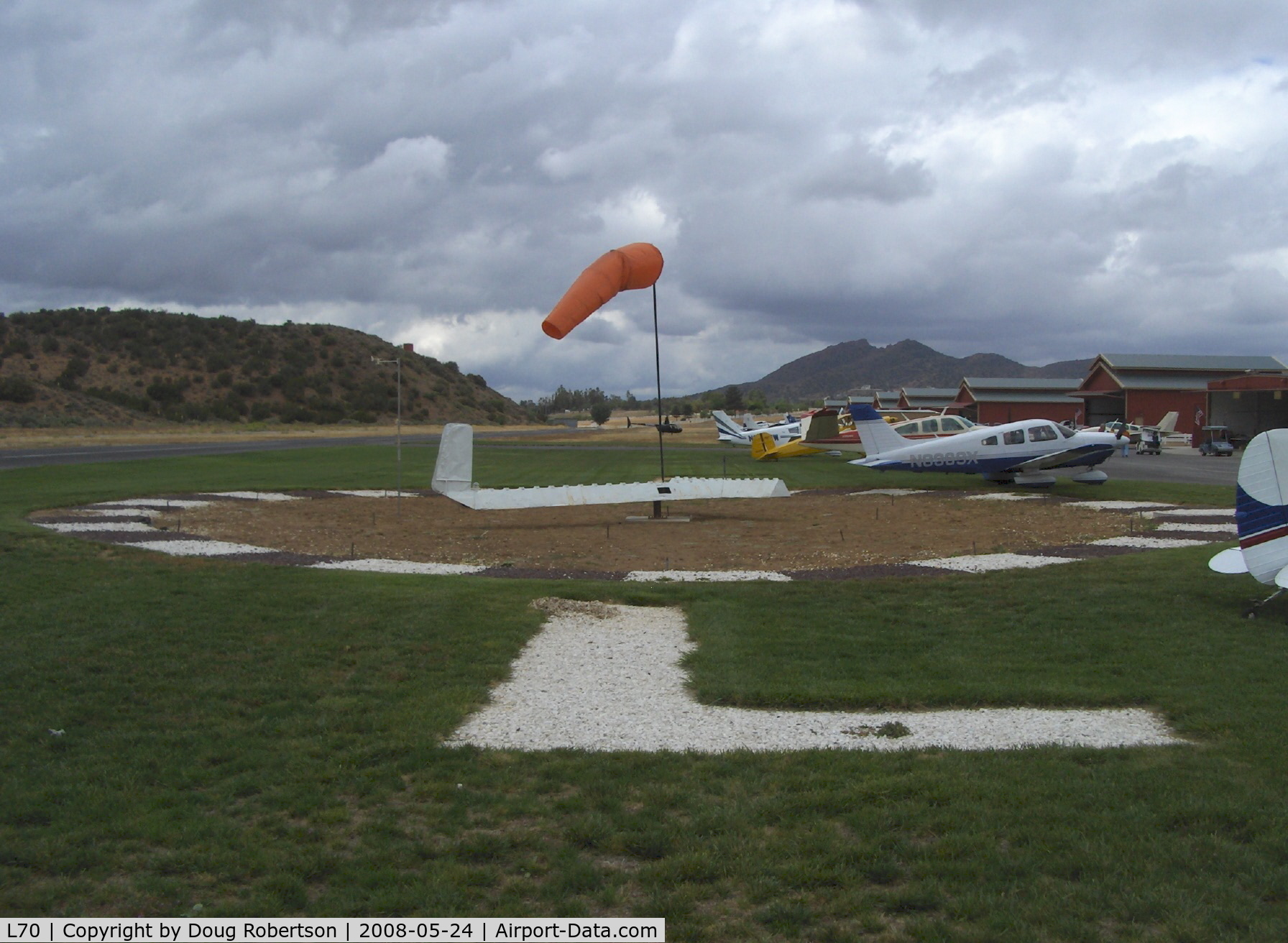 Agua Dulce Airport (L70) - Wind Sock and TEE