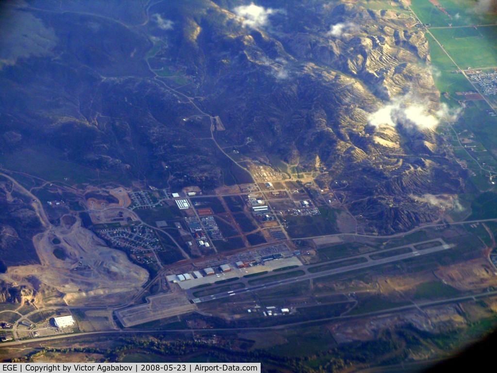Eagle County Regional Airport (EGE) - Eagle-Vail Airport as seen from FL260.