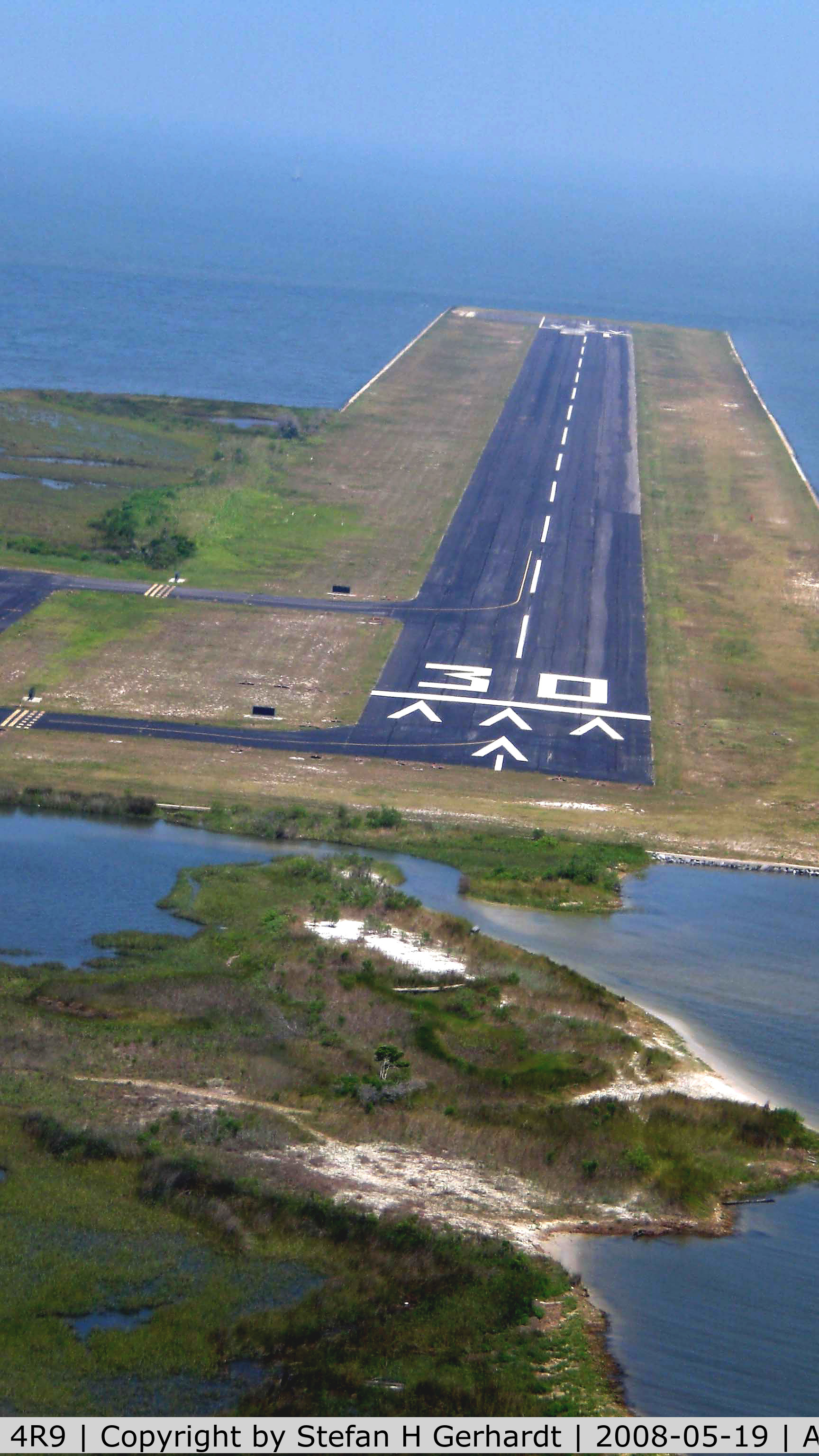 Dauphin Island Airport (4R9) - The next best thing if you don't want to go amphibian ...