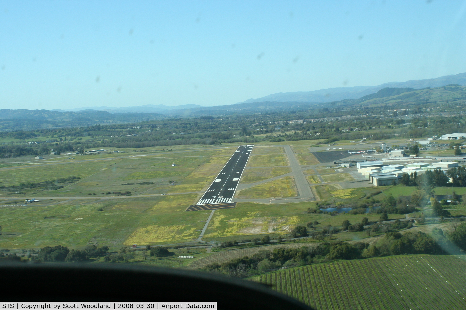 Charles M. Schulz - Sonoma County Airport (STS) - Approach to Runway 32