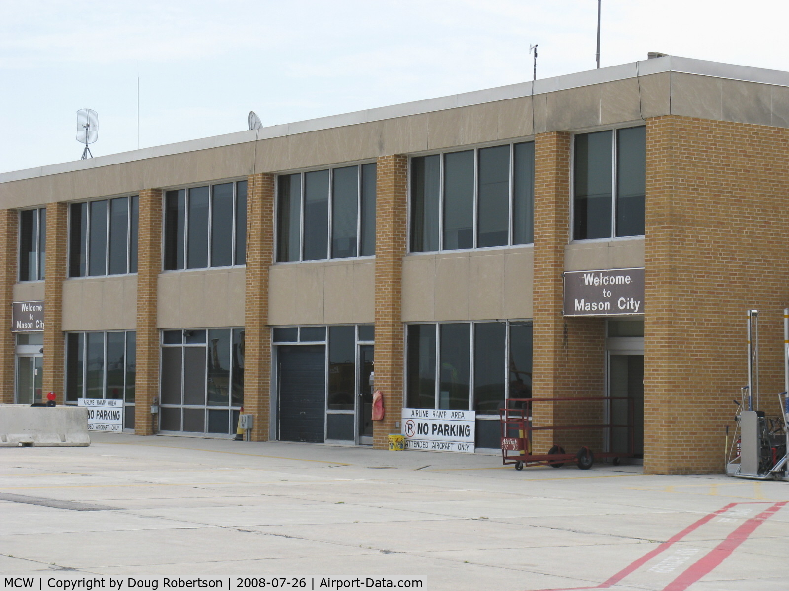 Mason City Municipal Airport (MCW) - Terminal building with TSA security-Six passenger flights per day.