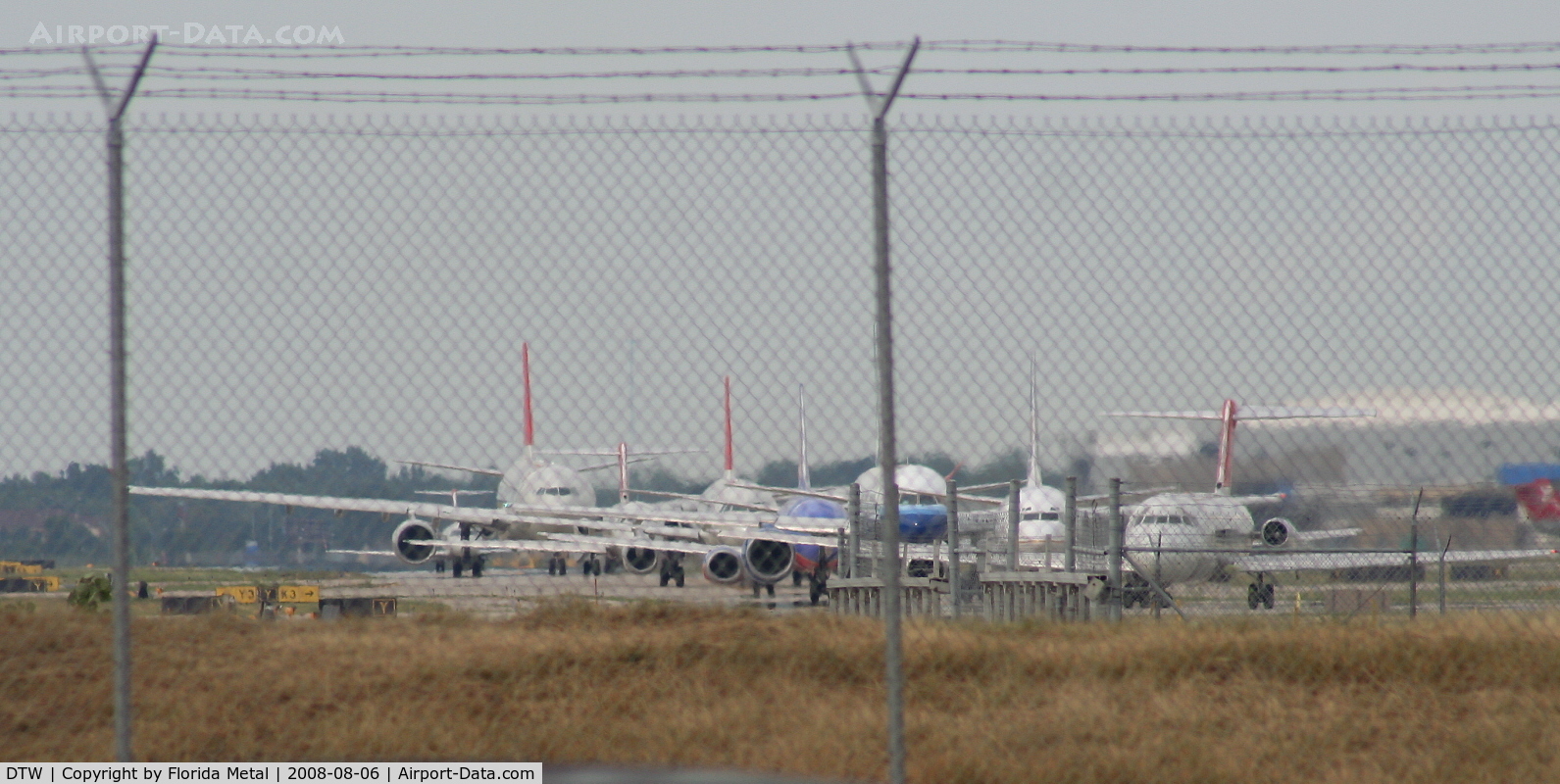 Detroit Metropolitan Wayne County Airport (DTW) - Line up of aircraft waiting to depart DTW
