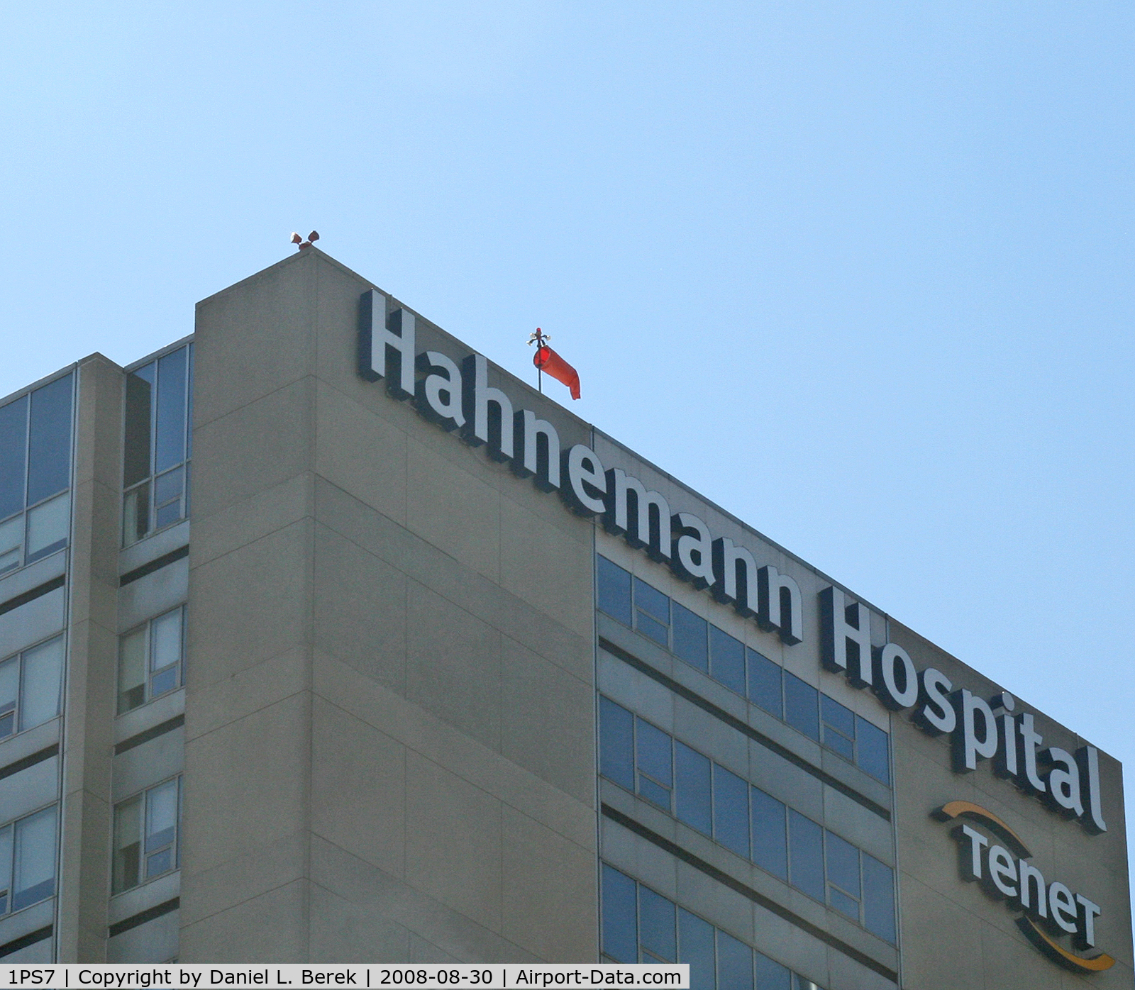 Hahnemann Heliport (1PS7) - Hanemann Hospital is one of several in downtown Philly with a heliport.