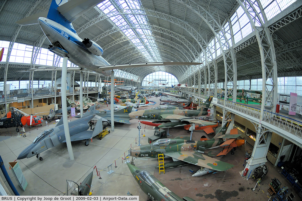 BRUS Airport - The vast hall of the Brussels museum