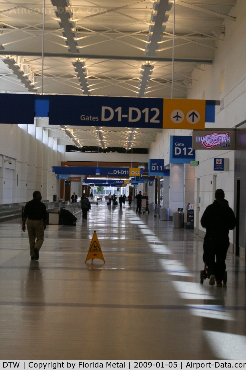 Detroit Metropolitan Wayne County Airport (DTW) - Interior of New North Terminal