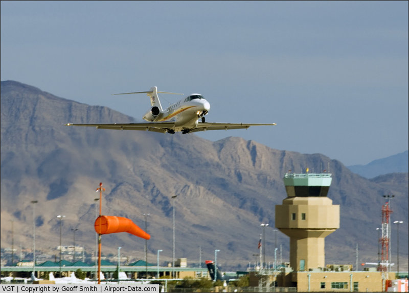 North Las Vegas Airport (VGT) - Runway 25 Departure