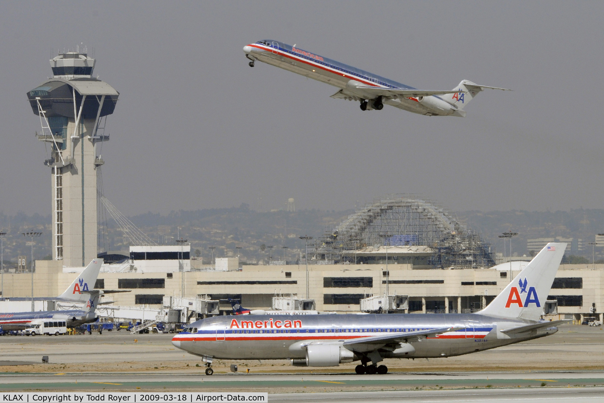 Los Angeles International Airport (LAX) - LAX Traffic