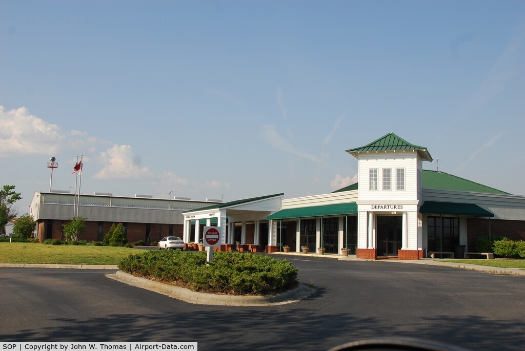 Moore County Airport (SOP) - Spiffy