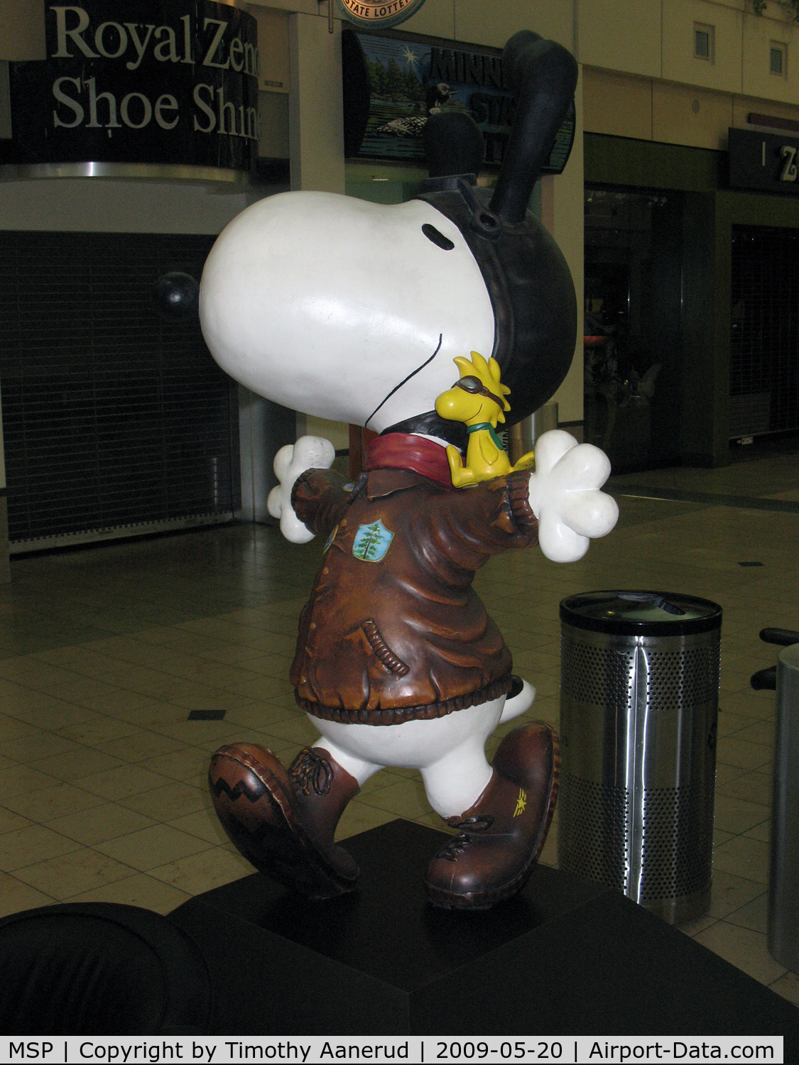 Minneapolis-st Paul Intl/wold-chamberlain Airport (MSP) - Snoopy in the Lindberg main terminal.
