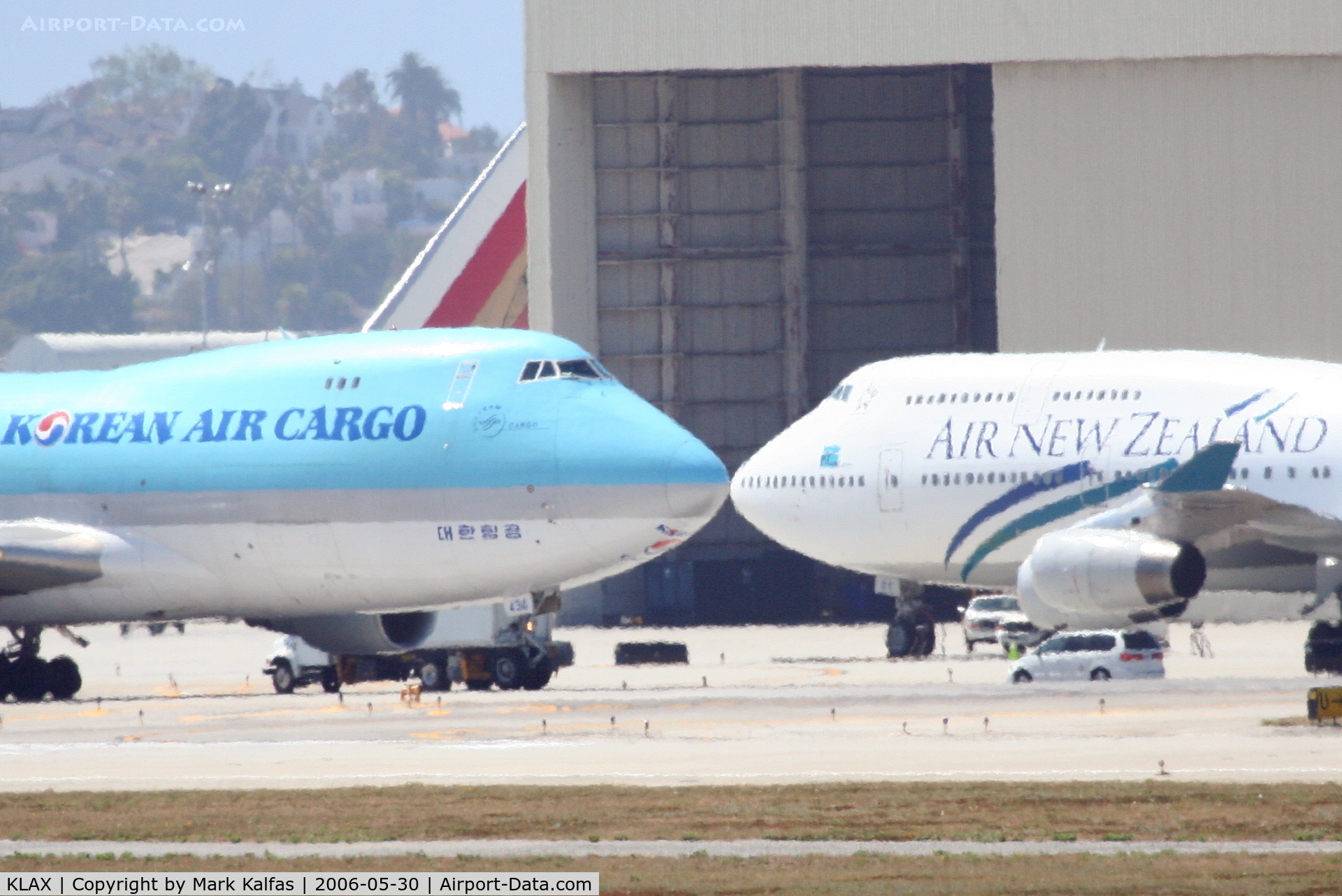 Los Angeles International Airport (LAX) - A Korean and Kiwi nose to nose...
