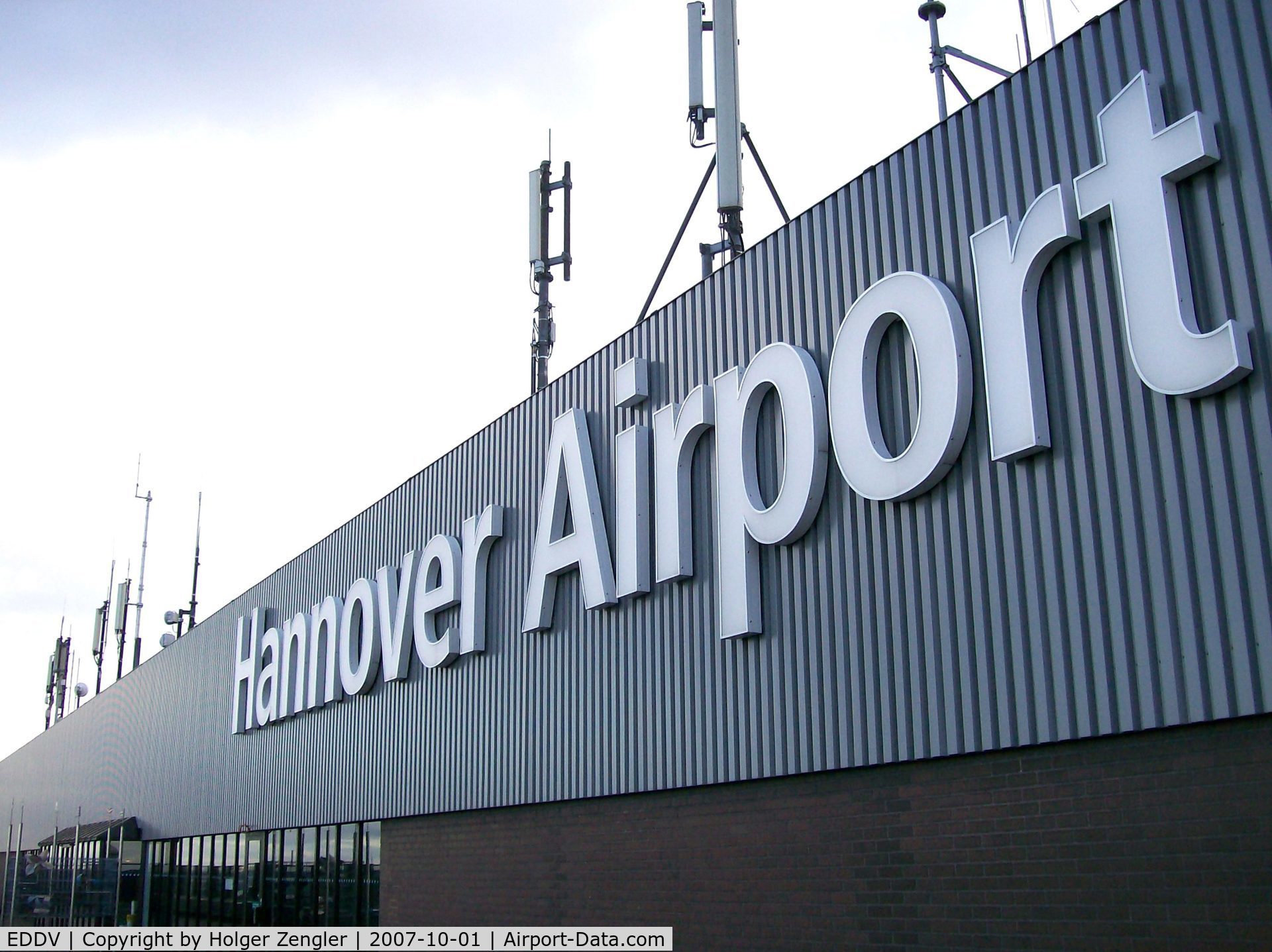 Hanover/Langenhagen International Airport, Hanover Germany (EDDV) - You are here: