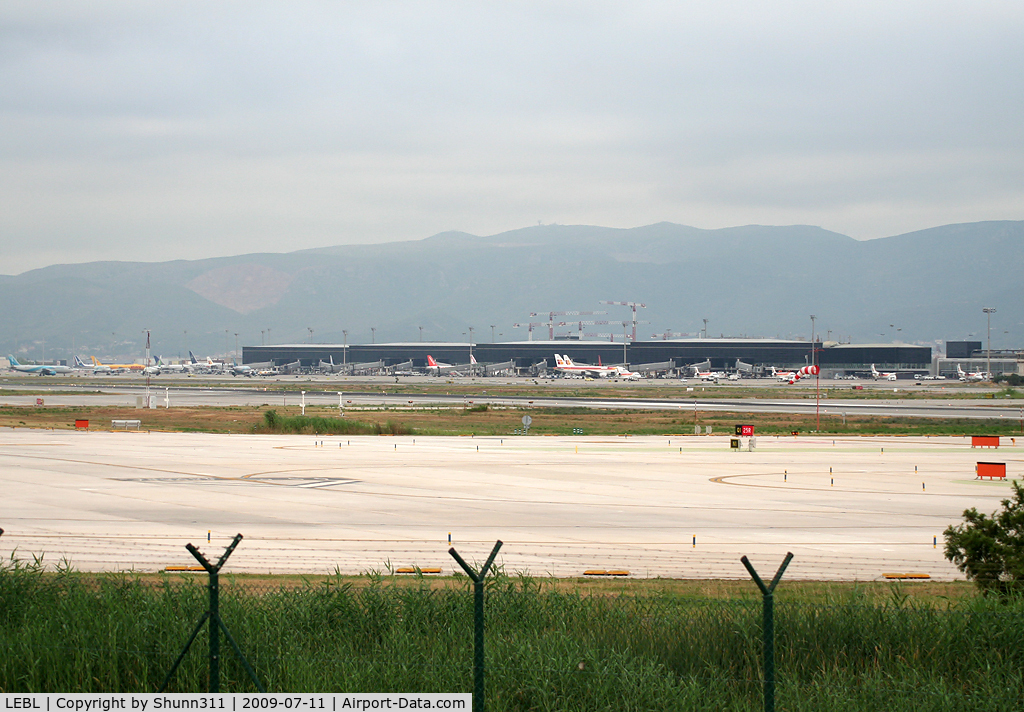 Barcelona International Airport, Barcelona Spain (LEBL) - Terminal T2 overview