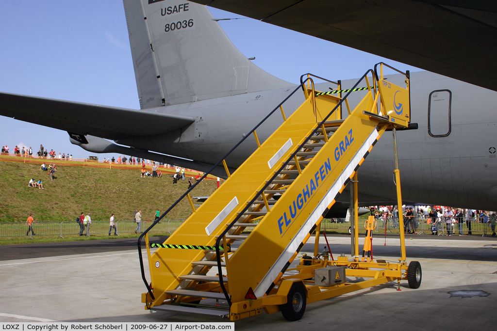 LOXZ Airport - Airpower 09