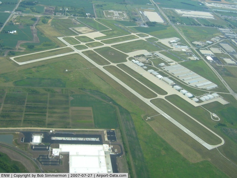 Kenosha Regional Airport (ENW) - Looking east