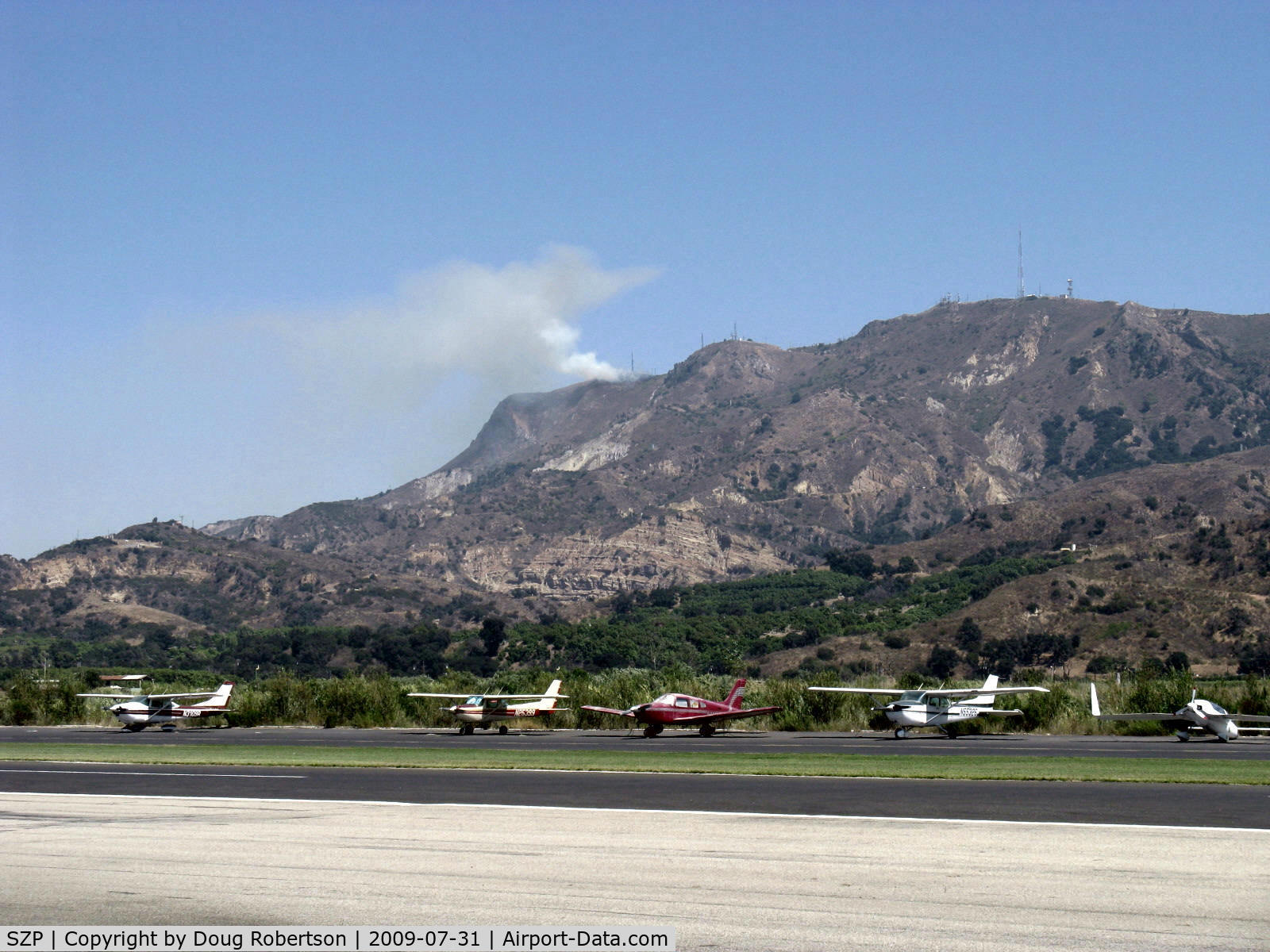 Santa Paula Airport (SZP) - Photo 2. South Mountain new fire just noted. Fire Department called.
