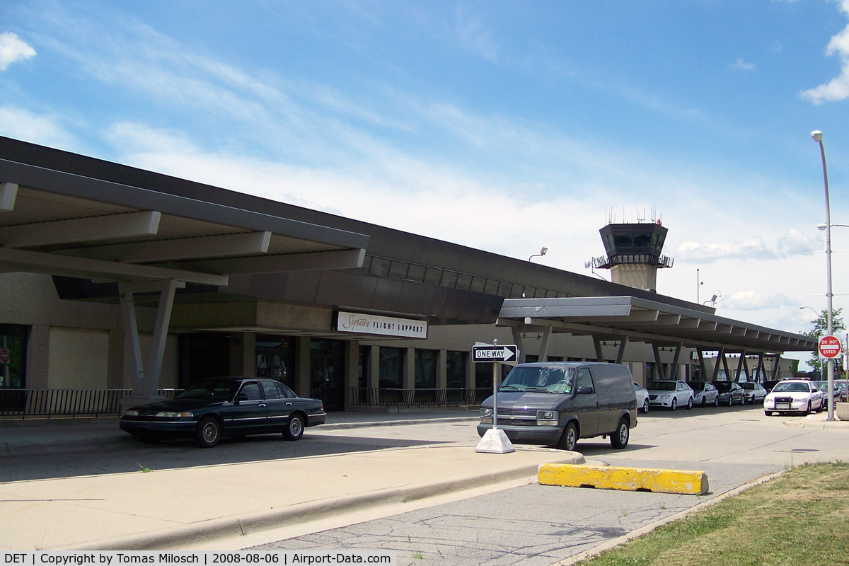 Coleman A. Young Municipal Airport (DET) -  