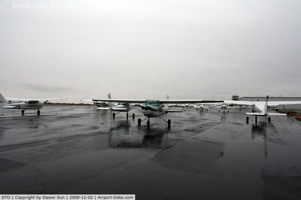 Denton Municipal Airport (DTO) - Ceiling<800 ft, visibility<1 sm, wind>35 kts, X-wind>17kts 