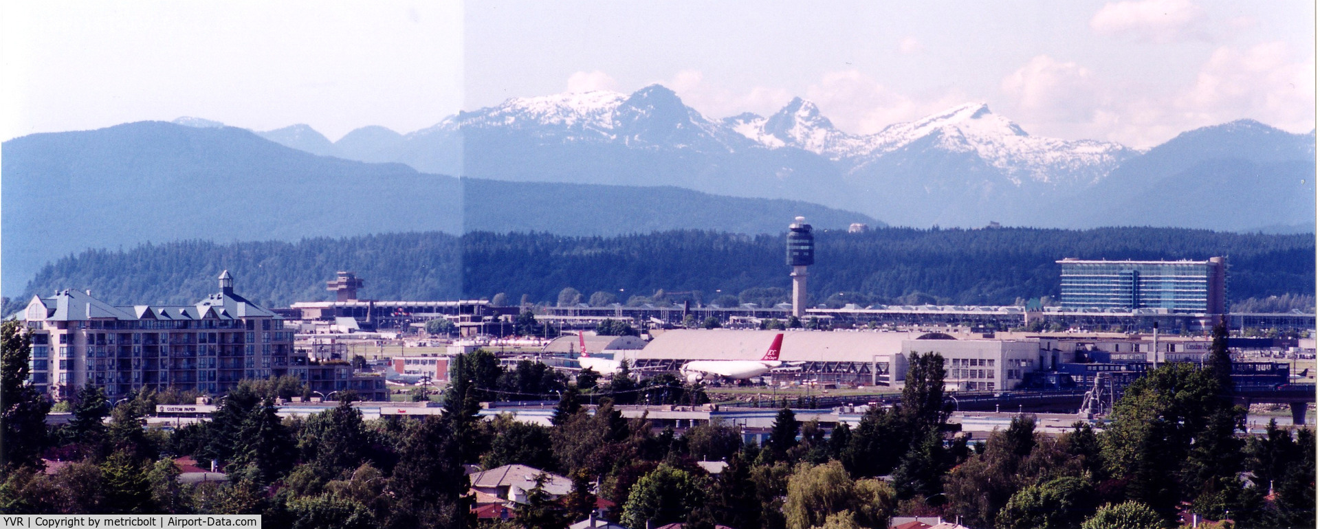 Vancouver International Airport, Vancouver, British Columbia Canada (YVR) - Vancouver Int'l Airport in Jun.2000